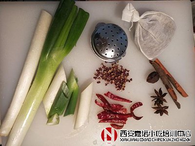 鹵肉技術(shù)培訓(xùn)鹵牛腱的詳細做法